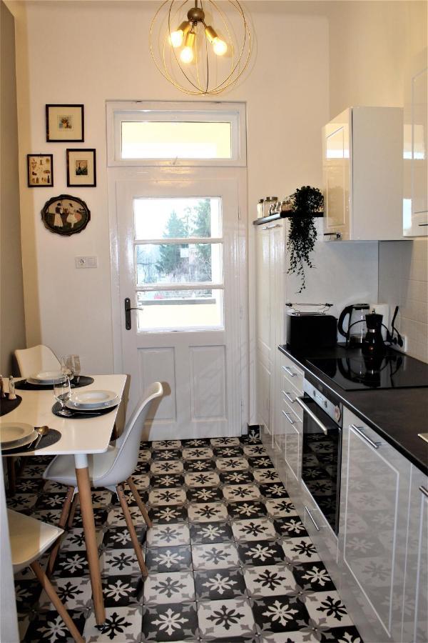 Csilla Home Apartman 미슈콜츠 외부 사진